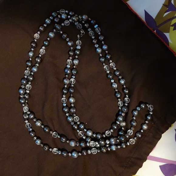 Mother of Pearl Necklace - Picture 3 of 4